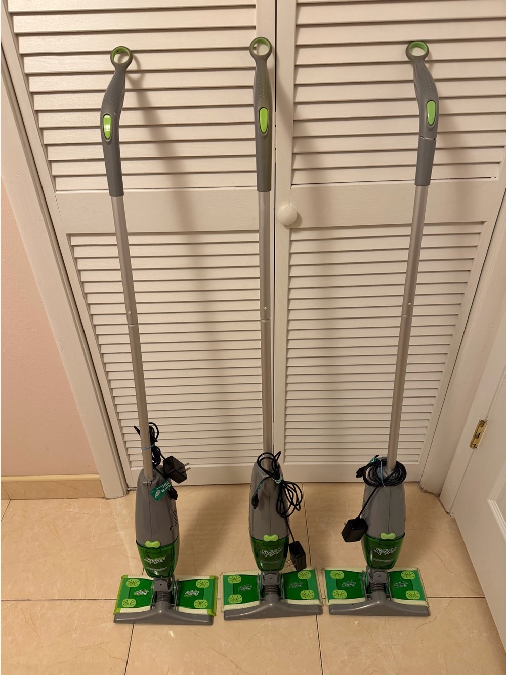 3 Swiffer Sweep + Vac Vacuums - All work, one has a cracked handle